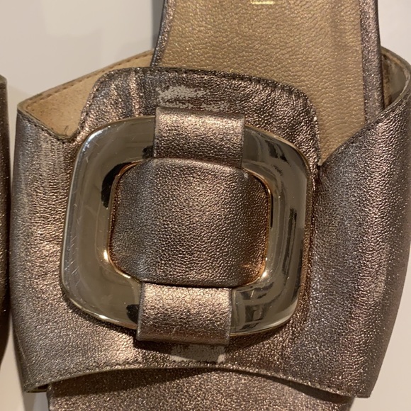Stuart Weitzman Gold slides 6.5 - Picture 3 of 8